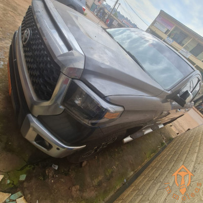 TOYOTA TUNDRA
